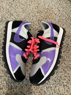 Nike V-love O.X violet/blk womens sneakers 7.5